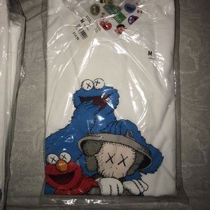 Uniqlo Kaws Sesame Street Elmo Cookie Monster